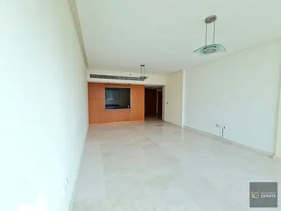 Spacious and Bright | Madina Tower JLT | Balcony | SZR View