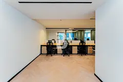 Premium Office | 1,170 Sq Ft | One Lake Plaza