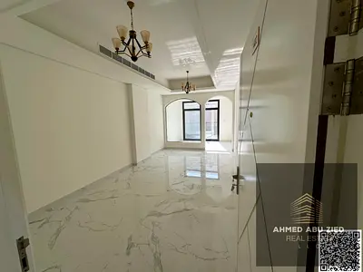 اشيك وافخم شقة اول ساكن مع شهر مجاني تتكون من ثلاث غرف نوم ماستر _صالة واسعة _مطبخ مجهز _3 حمام _ قريب من الخدمات والمواصلات العامة _السعر الافضل