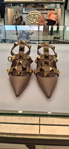 Stylish Pointed Toe Heels with Gold Studs