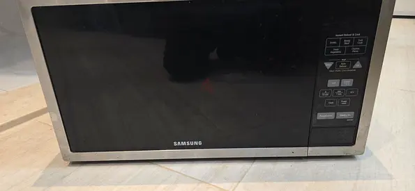 SAMSUNG 40L, Grill, Microwave Oven, With Electronic Touch and Auto Defrost, GE614ST