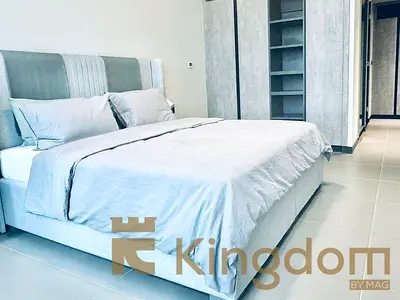 STYLISH 1 BR | LAKEFRONT VIEW | WALK TO METRO