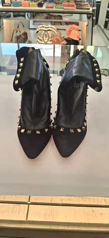 Stylish Black Heeled Boots with Studs