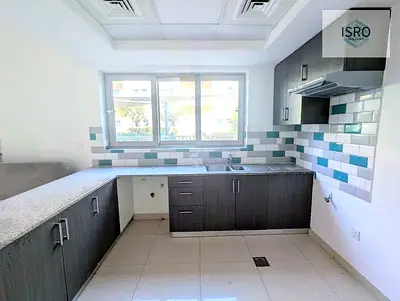 Studio with Big Garden ground floor Rent 38/ 2 Cheques