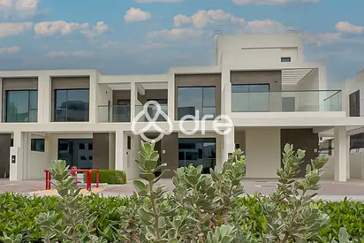 Exclusive I Luxury 4 BHK TH I Spacious Layout