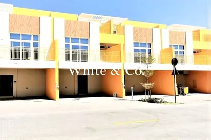 3Bed | Single Row | Corner View