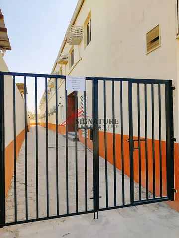 سكن جديد للعمال متوفر في المنطقة الصناعية الرابعة بالشارقة، شامل جميع الخدمات، بمساحة 4200 قدم مرب