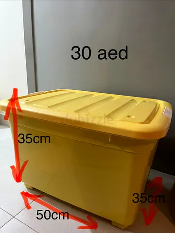 Storage container on wheels