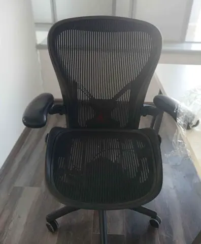 Herman miller Aeron size B fully loaded