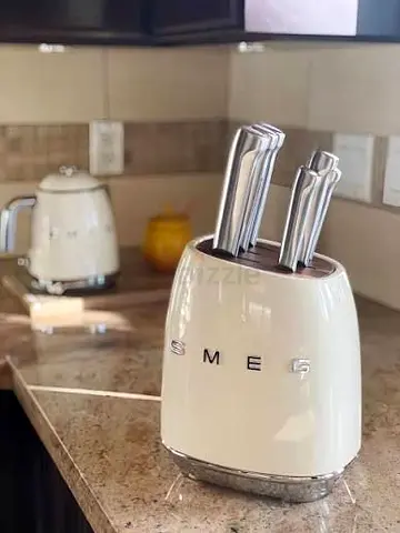 Smeg knife set brand new