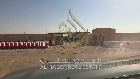 للإيجار مستودع / شبرة في الصجعة الصناعية – الشارقة  متوفر مستودع بمساحة كبيرة مناسب لمختلف الأنشطة الصناعية وأعمال التخزين، يقع في موقع مميز داخل المن