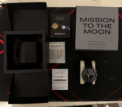 Omega-swatch moonswatch bioceramic with extra comfort strap