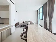 Penthouse | Park Views and Skyline | Jacuzzi