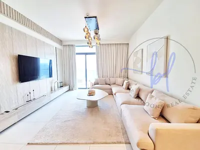 Breathtaking water vista | Plush living | Grab NOW