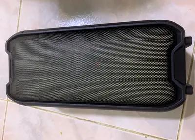 USED BLUETOOTH SPEAKER