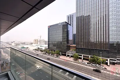 One Month Rent Free-Spacious 2 BR Flat