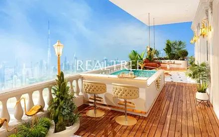 Sophisticated lifestyle with Private Pool