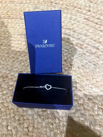 Swaroski infinity n heart bracelet with box