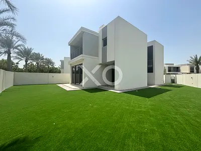 Vacant Now | Large Plot | Single Row