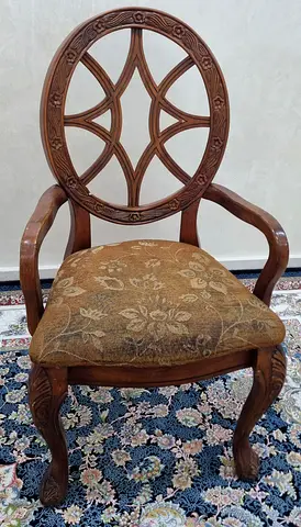 Ornate wooden chair with hand rest| كرسي خشبي مزخرف مع مسند اليد