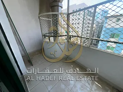 🏡 للإيجار في الشارقة – القاسمية شقة واسعة ومميزة في موقع حيوي، مثالية للعائلات!  🔹 المواصفات: ▪ 3 غرف نوم ▪ صالة كبيرة ▪ غرفة خادمة ▪ 3 حمامات ▪ مطب