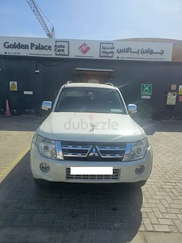 MITSUBISHI PAJERO 2012