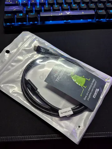 Plugable USB C to USB C Cable, 240W USB C Charging Cable 20Gbps, 4K 120Hz, 8K 60Hz