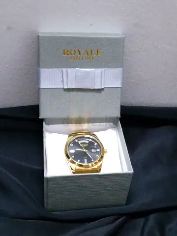 Stylish Gold color Mens Watch FOR SALE!!!!