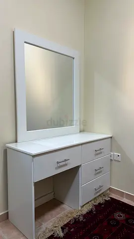 White dressing table with stool, drawers and mirror