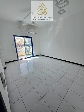 شقة غرفة وصالة مع بلكونة في النعيمية على شارع الاتحاد عجمان | مجددة بالكامل