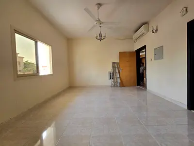 استديو _ ايجار سنوي الروضه عجمان _ تكيفات مركزي _ صيانه علي المالك _