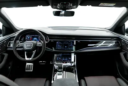 صورة 8 لـ 2025 AUDI RS Q8