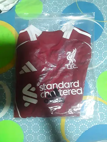 Selling liverpool 25/26 home shirt