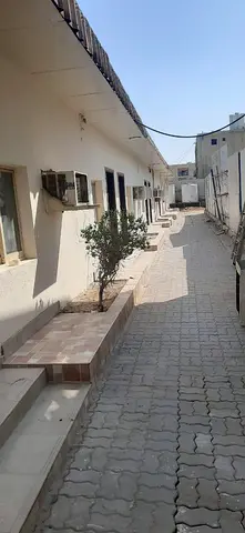 المنطقة الصناعية ١٢ الشارقة ٢٨ غرفة للإيجار