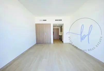 Ready to Move In | Chiller & One Month Rent Free