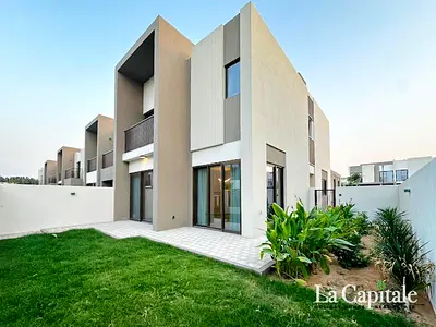 CORNER | CLOSE TO POOL AND PARK | ON GREENBELT