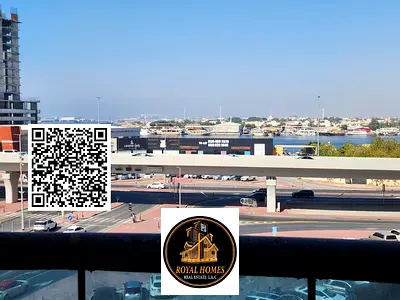 عرض مميز! شقة 3 غرف نوم بسعر لا يُقاوم! شقة فارغة بإطلالة بحرية كاملة، مُجددة بالكامل وجاهزة للسكن في موقع متميز في أبراج الخور.