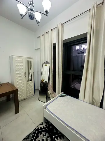 Beds pace including all bills - separate washroom - cleaner - near metro (SZR)   Only Females