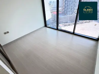 PRIVATE POOL / HIGH FLOOR / UNFURNISHED