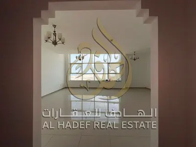قمة الرفاهية في الخان.. شقة ملكية 4 غرف وصالة مع إطلالات بحرية مزدوجة من شركة الهادف! 🌊🏰 تقدم لكم شركة الهادف العقارية فرصة سكنية لا تتكرر لأصحاب ال