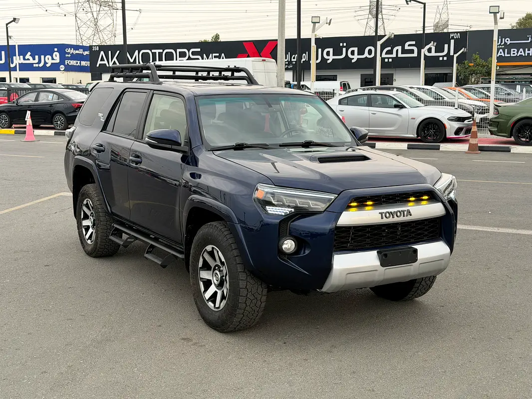 Toyota 4Runner 2019 — photo 1 of 17