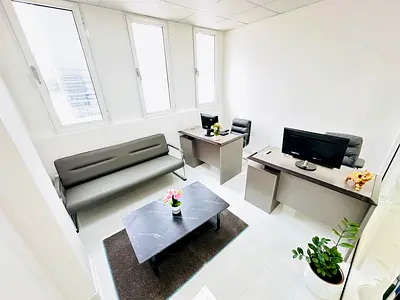 Modern Office | Bank Account Assistance | Free Amenities |