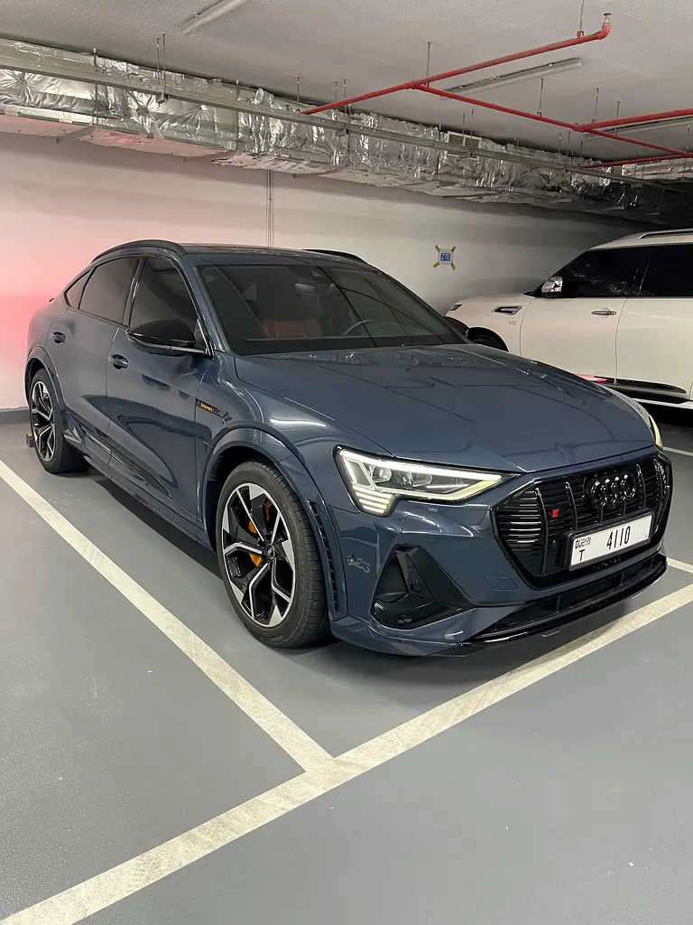 Audi e-tron 2022 — photo 1 of 10