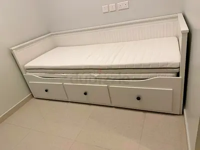 White DayBed with Storage Drawers new mattress