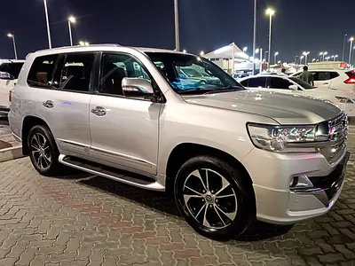 TOYOTA LAND CRUISER V8 GCC TOP