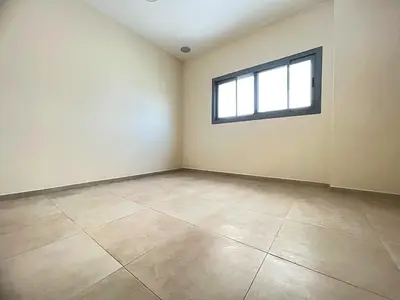 BRAND NEW BLDG //CAR PARKING FREE//15 DAYS FREE // BRAND NEW BUILDING 1 BEDROOM 1 WASHROOM CENTRAL AC CENTRAL GAS 32K