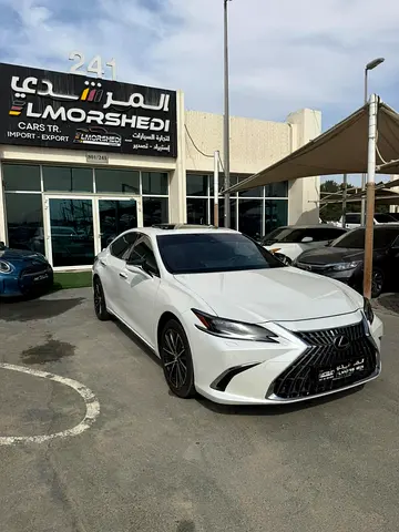 2025 Lexus ES350 Prestige - GCC - brand new with warranty and service package