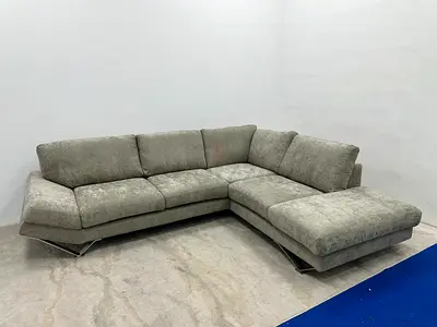 Looks like new condition natuzzi brand lshape sofa