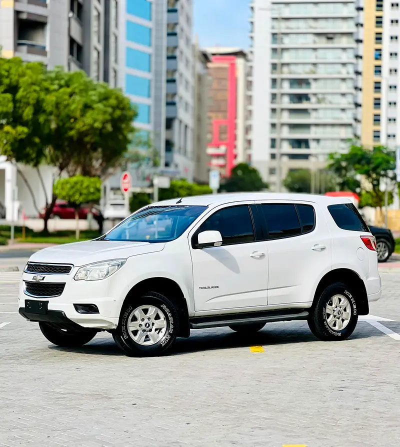 Chevrolet Trailblazer 2013 — photo 1 of 10