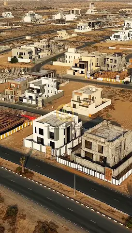 للبيع ارض سكني في اماره الشارقه مدينه تلال ستي   بمساحه 4205 قدم مربع في موقع ممتاز جدا   تاني قطعه من الحديقه والمسجد